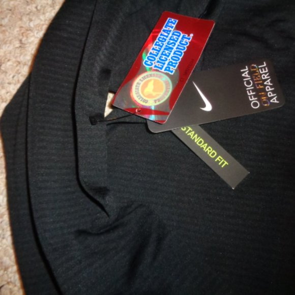 NWT Nike Dri-fit Iowa Hawkeye Long Sleeve Pullovers - GO HAWKEYES !!! - Picture 3 of 6